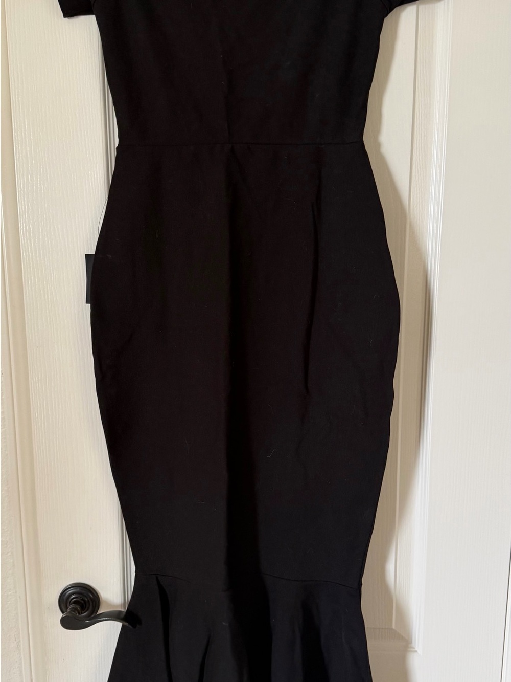 Lulu's Black Off-Shoulder Mermaid Hem Midi Dress NWT - Picture 4 of 4